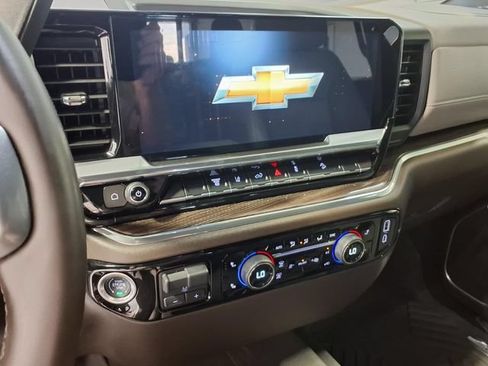 Used 2025 Chevrolet Silverado 2500 LT AWD/4WD image 16