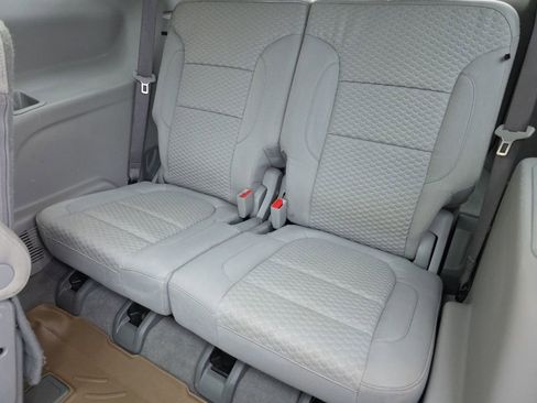 Used 2018 GMC Acadia SLE FWD image 17