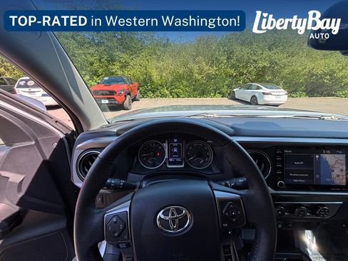 Used 2020 Toyota Tacoma SR5 AWD/4WD image 12