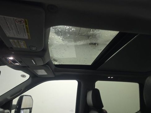 Used 2024 Ford F350 Lariat image 9