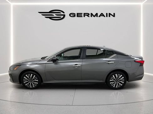 Used 2024 Nissan Altima 2.5 SV AWD/4WD image 4