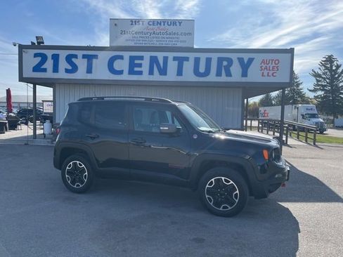 Used 2017 Jeep Renegade Trailhawk w/ Premium Trailhawk Package AWD/4WD image 1