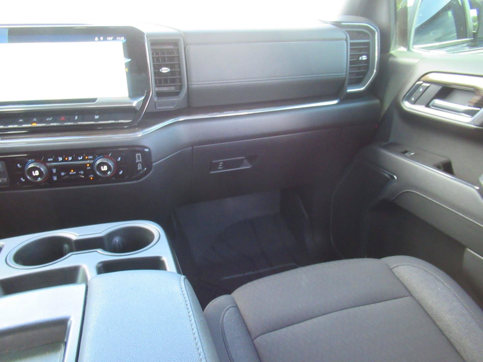 Used 2025 Chevrolet Silverado 1500 LT RWD image 17