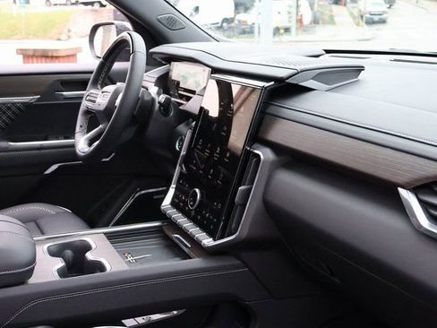 New 2026 GMC Acadia Denali w/ Super Cruise Package image 10