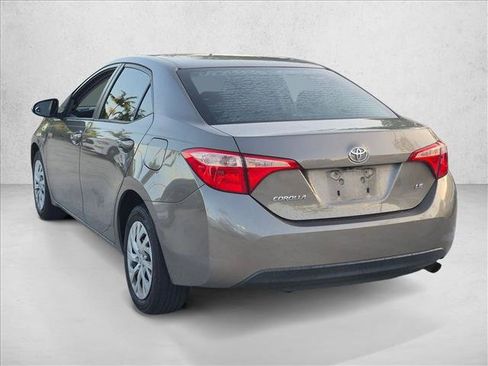 Used 2018 Toyota Corolla LE FWD image 5