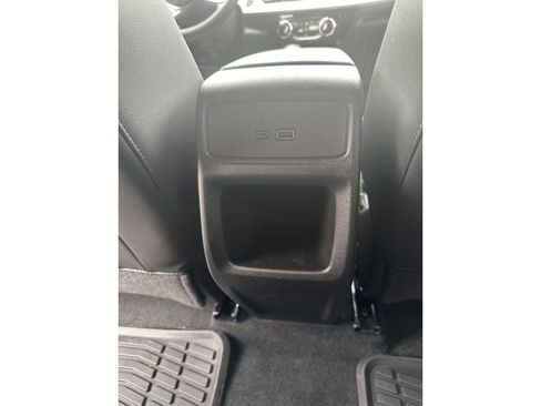 Used 2024 Chevrolet Trax LT w/ LT Convenience Package FWD image 16
