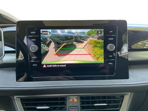 New 2025 Volkswagen Taos SE image 16