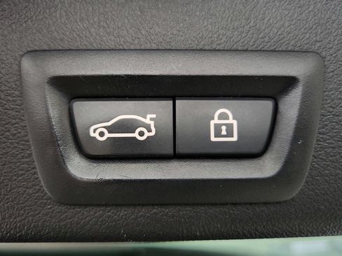 Used 2019 BMW X5 xDrive40i w/ M Sport Package AWD/4WD image 37