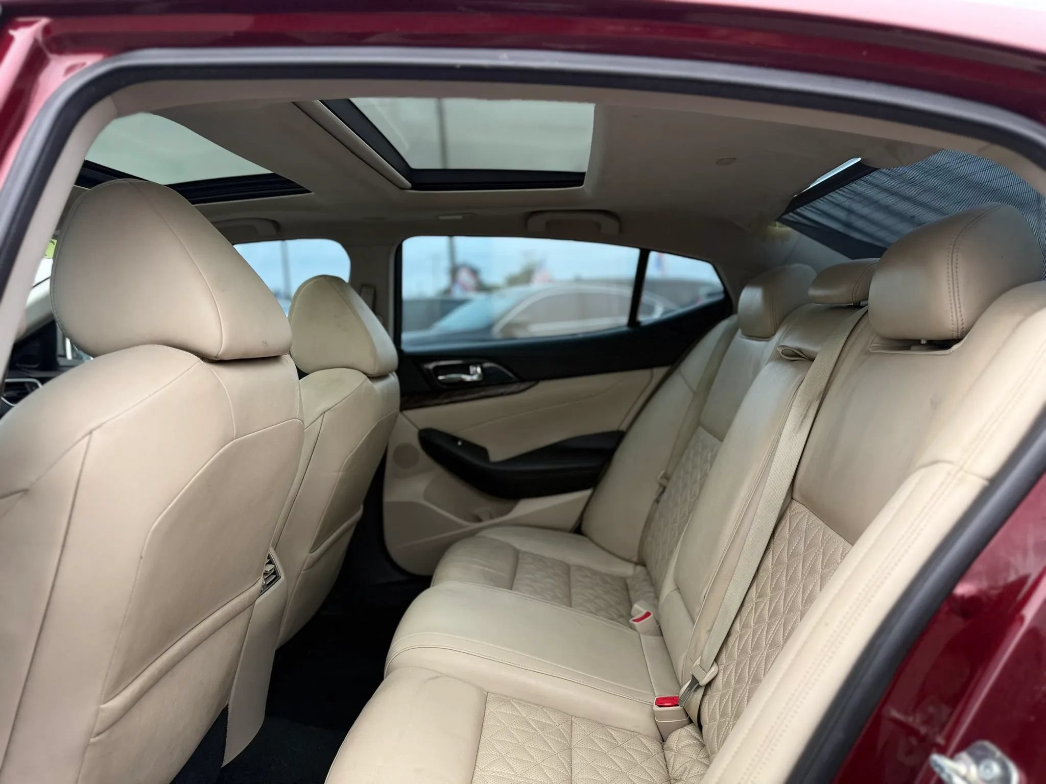 Used 2016 Nissan Maxima Platinum w/ Interior Lighting Package FWD image 13