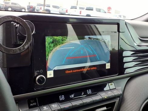 Used 2025 Toyota Camry SE w/ Convenience Package FWD image 17