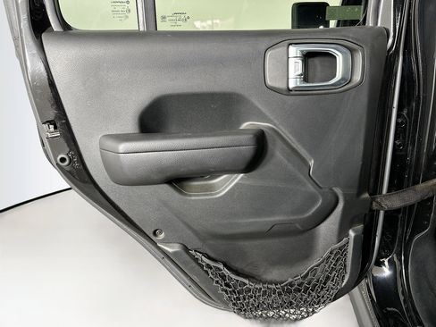 Used 2021 Jeep Gladiator Sport image 25