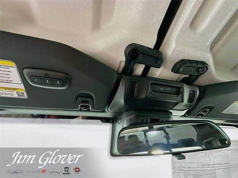 New 2025 Jeep Gladiator Sport image 36