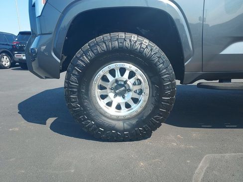 Used 2025 Toyota Tundra Limited w/ TRD Off-Road Package AWD/4WD image 10