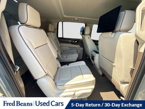 Used 2023 GMC Yukon XL Denali AWD/4WD image 33