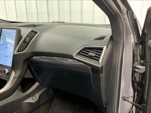 Used 2021 Ford Edge ST-Line w/ Class II Trailer Tow Package AWD/4WD image 18