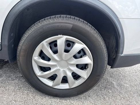 Used 2016 Nissan Rogue S FWD image 11