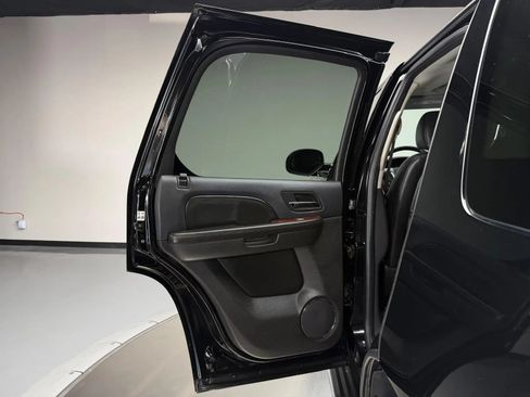 Used 2008 Cadillac Escalade AWD image 18