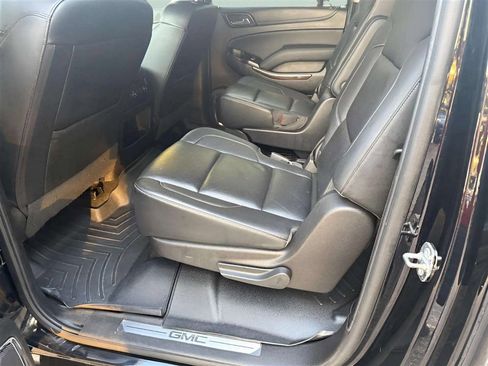 Used 2017 GMC Yukon XL SLT AWD/4WD image 11