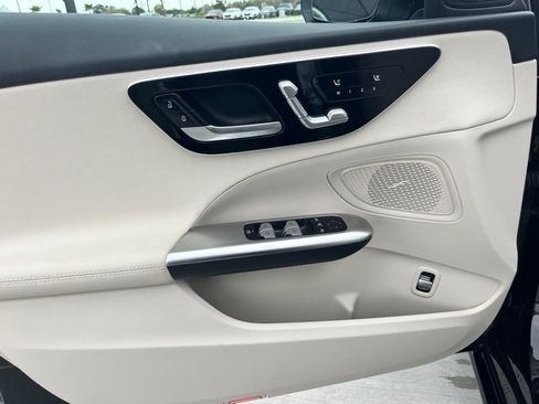 Used 2025 Mercedes-Benz C 300 Sedan image 10