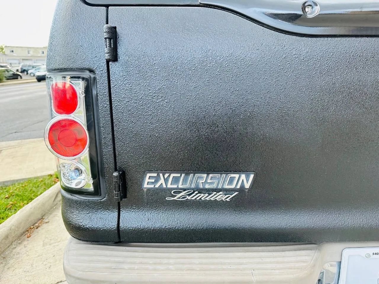 Used 2000 Ford Excursion Limited AWD/4WD image 10