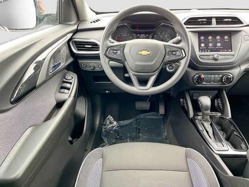 Used 2023 Chevrolet TrailBlazer LT FWD image 26