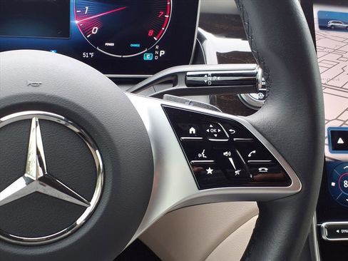 Used 2024 Mercedes-Benz GLC 300 4MATIC image 14