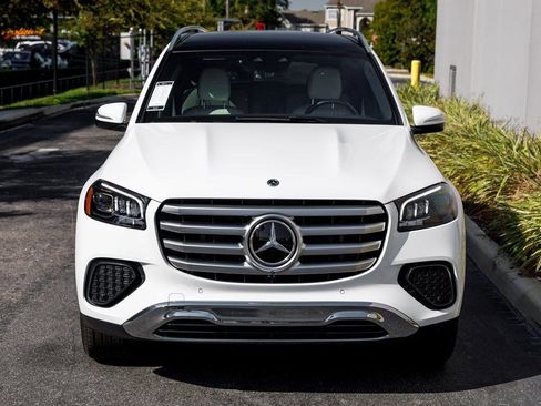 Used 2025 Mercedes-Benz GLS 450 4MATIC image 8