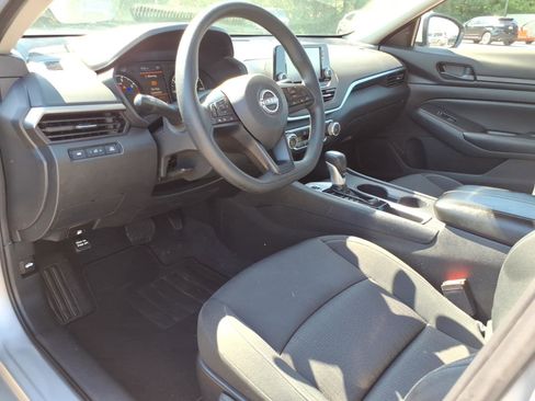 Used 2023 Nissan Altima 2.5 S FWD image 14