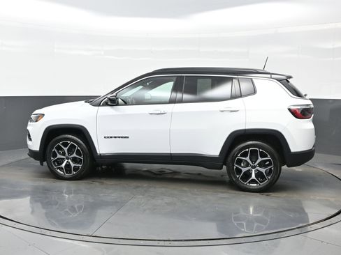 Used 2025 Jeep Compass Limited image 3
