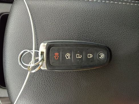 Used 2019 Ford Escape Titanium w/ U9j03 - Titanium Tow Package image 32