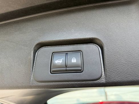 Used 2024 Nissan Rogue SV FWD image 24