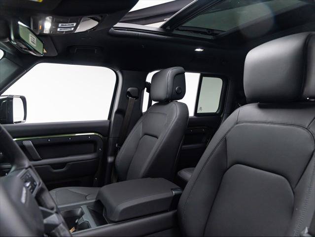 New 2026 Land Rover Defender 130 X-Dynamic SE AWD/4WD image 15