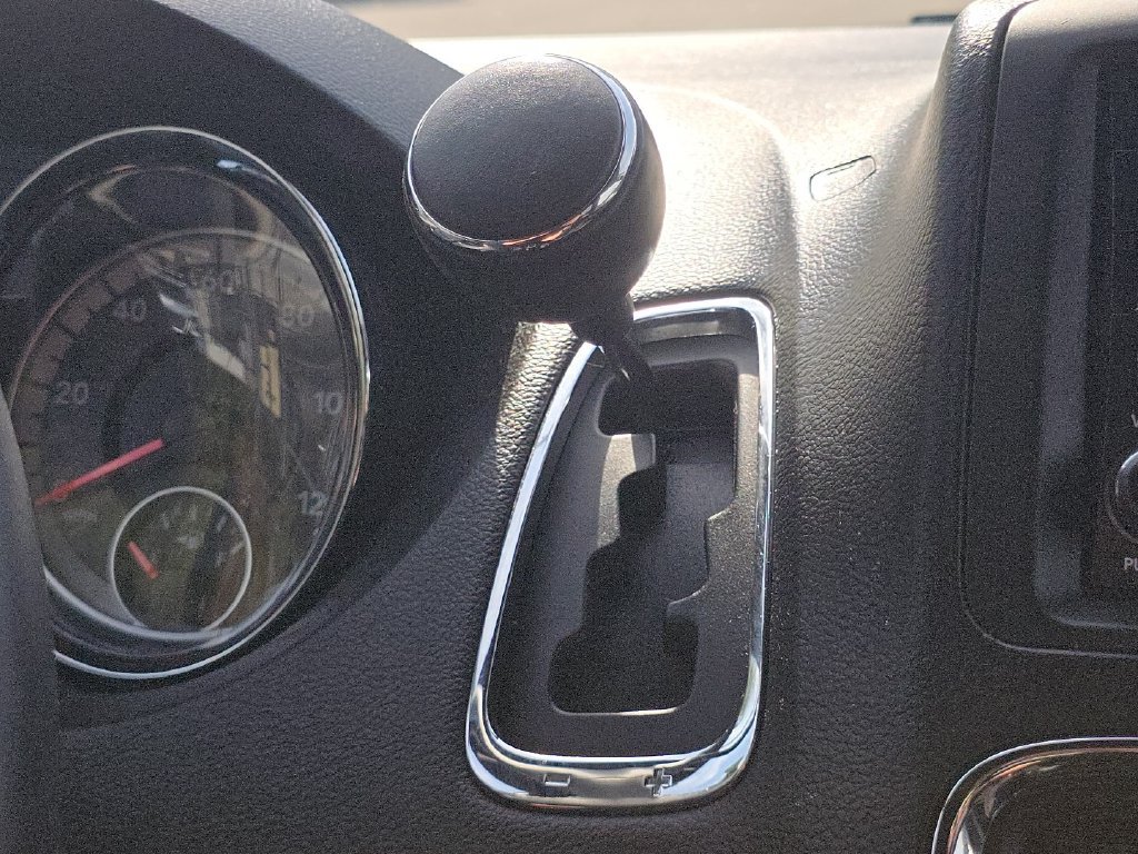 Used 2017 Dodge Grand Caravan SE FWD image 30