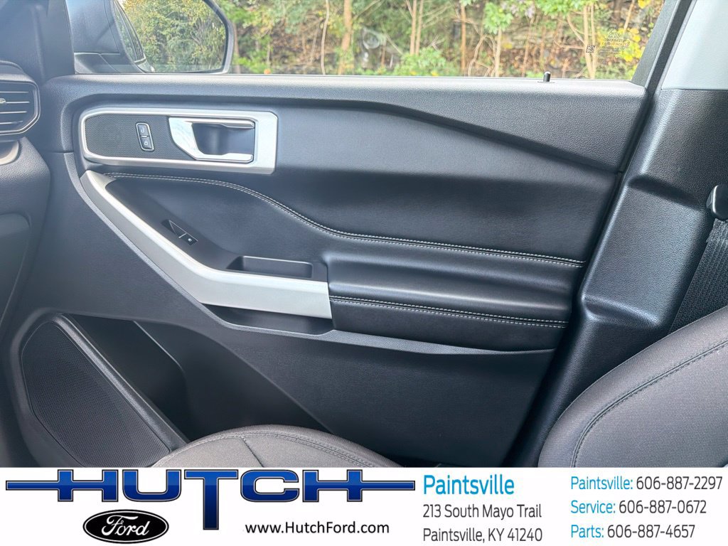 Used 2023 Ford Explorer XLT AWD/4WD image 43