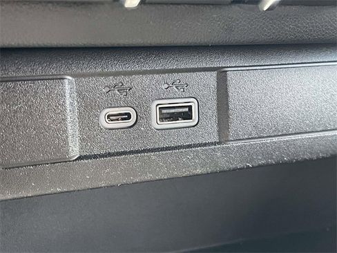 Used 2023 Chevrolet Colorado Trail Boss w/ Technology Package image 21