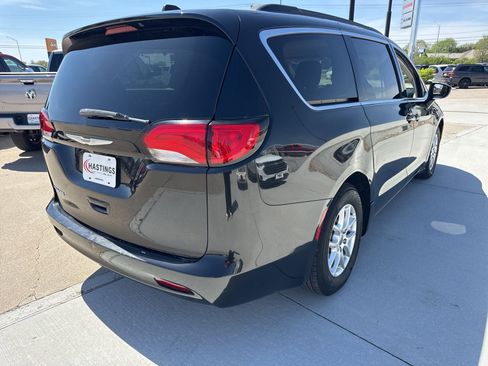 Used 2021 Chrysler Voyager Lxi FWD image 7