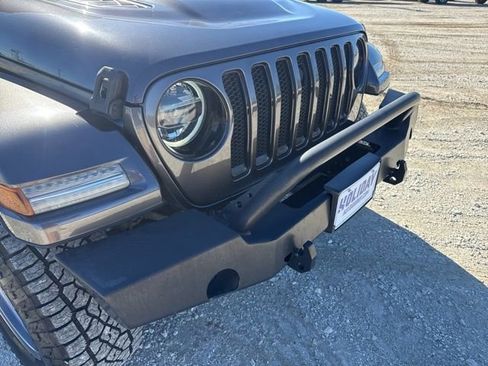 Used 2020 Jeep Wrangler Unlimited Sahara image 18