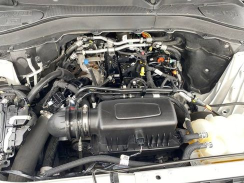 Used 2023 Ford Explorer XLT image 23