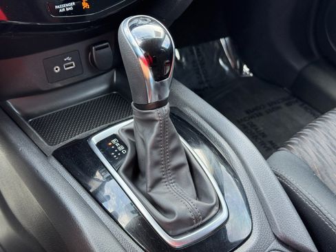 Used 2018 Nissan Rogue S FWD image 27