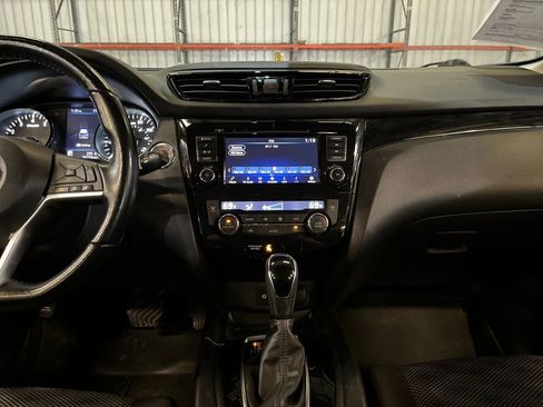 Used 2021 Nissan Rogue Sport SV AWD/4WD image 17