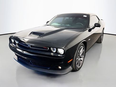 Used 2023 Dodge Challenger R/T w/ Plus Package image 4