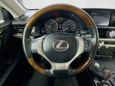 Used 2013 Lexus ES 350 w/ Luxury Pkg FWD image 11