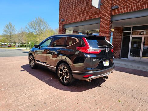 Used 2018 Honda CR-V Touring image 4