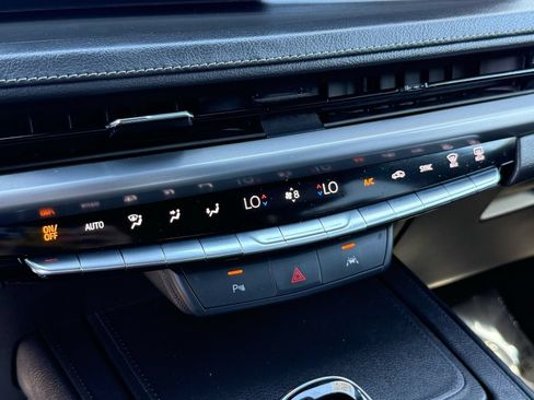 Used 2025 Cadillac XT4 Premium Luxury FWD image 23