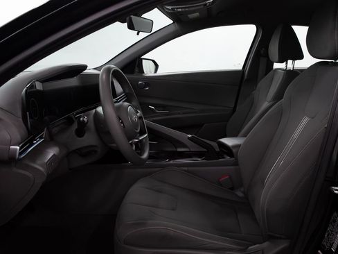 Used 2024 Hyundai Elantra SEL FWD image 6