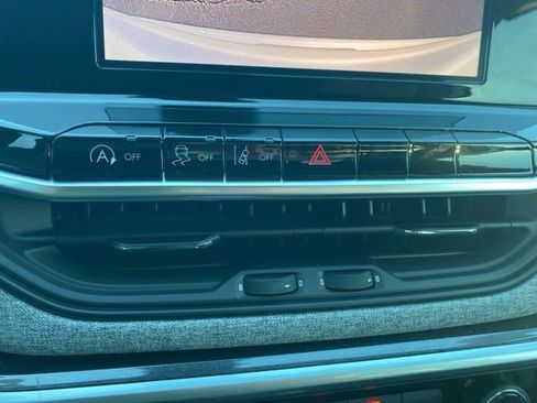 New 2026 Jeep Compass Latitude image 25