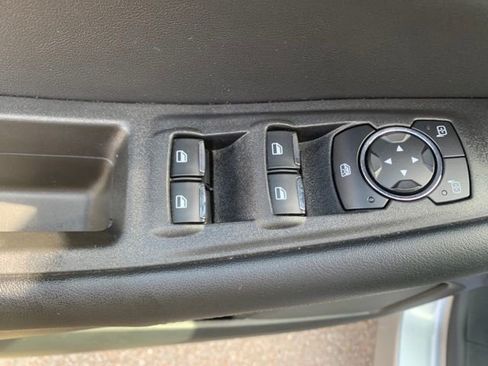 Used 2024 Ford Edge SEL image 11