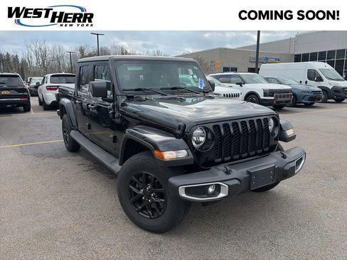 Used 2023 Jeep Gladiator Sport image 1
