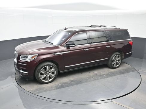 Used 2018 Lincoln Navigator L Reserve w/ Technology Package AWD/4WD image 17