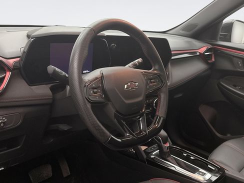 Used 2024 Chevrolet TrailBlazer RS w/ Convenience Package image 7